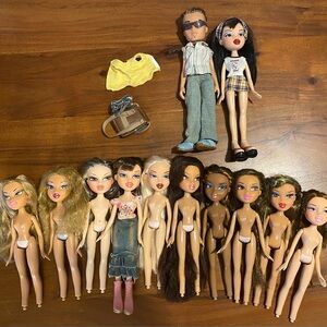lot of 12 bratz dolls